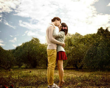 关于爱情的一段话:爱情中最好的是你和我最终将成为我们