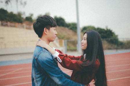 原来我是无辜的，对世界事务一无所知，更不用说爱了