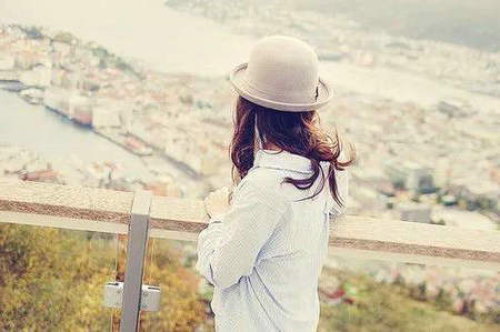 原来我是无辜的，对世界事务一无所知，更不用说爱1