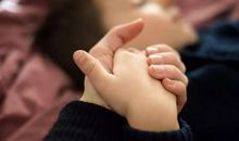 赞美妈妈的手的句子