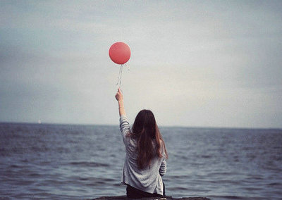 不要给未来太多想象力，给今天更多力量