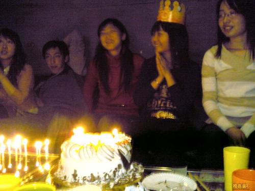 男性朋友庆祝生日