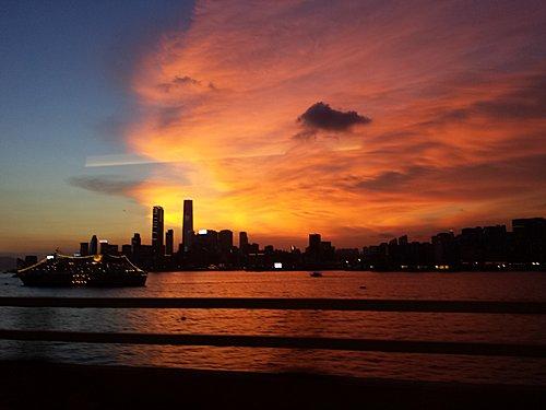 在夕阳下写一句话