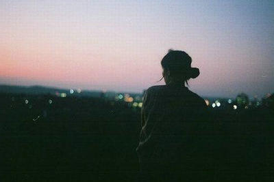 我最好的年龄已经结束,我没有人可以爱,也没有人可以爱我1