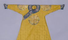 麻袋做龙袍歇后语