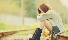 关于爱情的句子伤感长的：当初谁也离不开谁，现在谁也可以没了谁