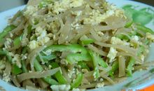 炒咸菜放盐巴歇后语