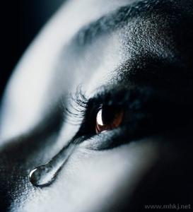 我感到很沮丧，很累，我想哭