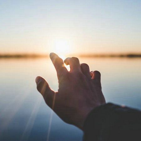 悲观者对世界漠不关心,乐观者对世界温暖1