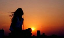 看过太多爱情里的离合悲欢，不敢再向爱情里踏进一步