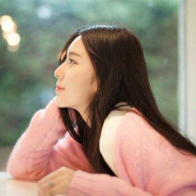 透过秋水望去，只为看到你，世界是最苦的，只有你是清澈的