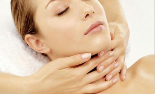 妇女照顾的句子