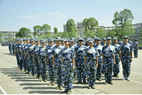 初中军训标语霸气