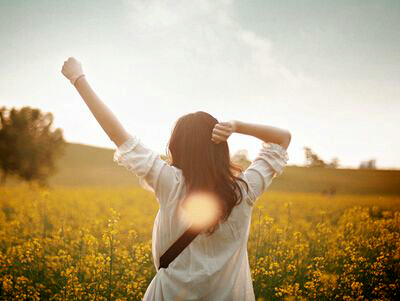 人生感悟句子和简短图片:热爱生活的人,生活也爱他1