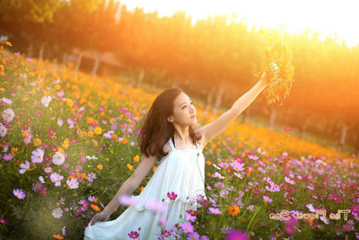 关于人生感悟的句子图片:人生就像一杯红酒,您越品尝,越醇香1