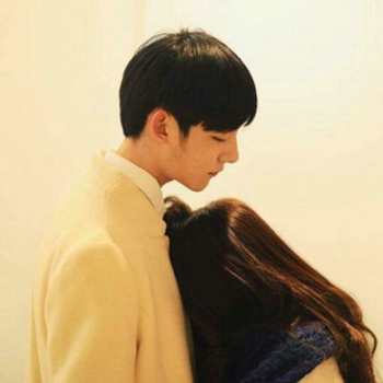 关于爱的句子爱图片1