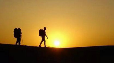 关于人生感悟的句子：悲哀的画面：人生就像国际象棋，远见卓识