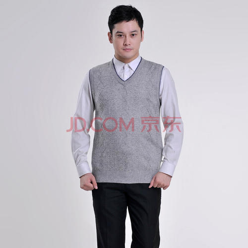 将背心穿在夹克上