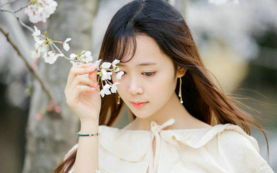 尽管盛开的世界美丽，但与您相伴的世界更加美丽1