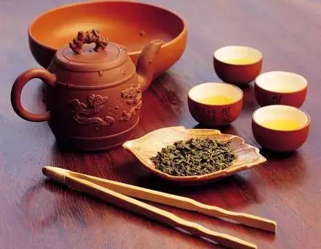 一个人品尝茶的心情句子