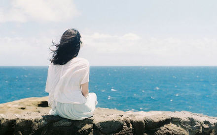 总是提醒自己，我不太爱你，但我不能放弃