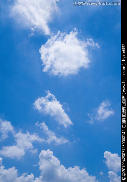 描述蓝天白云的美丽句子