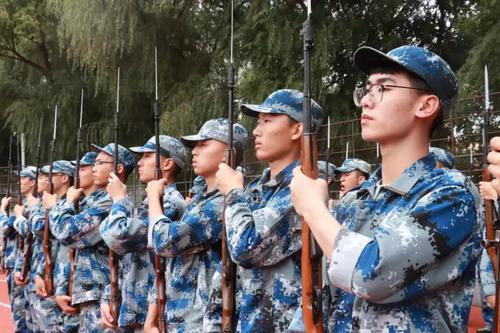 大学军事训练口号16字霸气