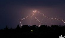 孙悟空变土地庙歇后语