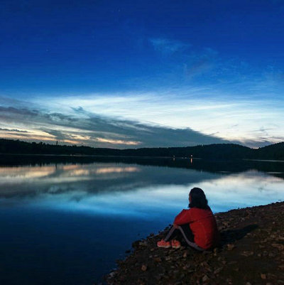 望着远方的情感图片1