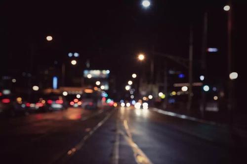 适合派夜间朋友谈论