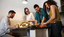 形容和朋友一起玩的开心的句子 朋友在一起开心的句子