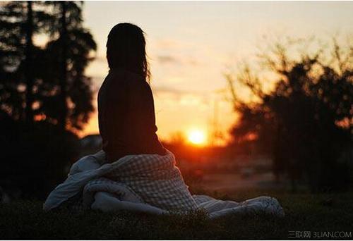 经典语录：我宁愿一个人呆在我心中；我宁愿后悔不只是