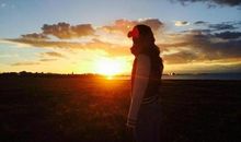 没有背景，更要有鲜衣怒马的背影