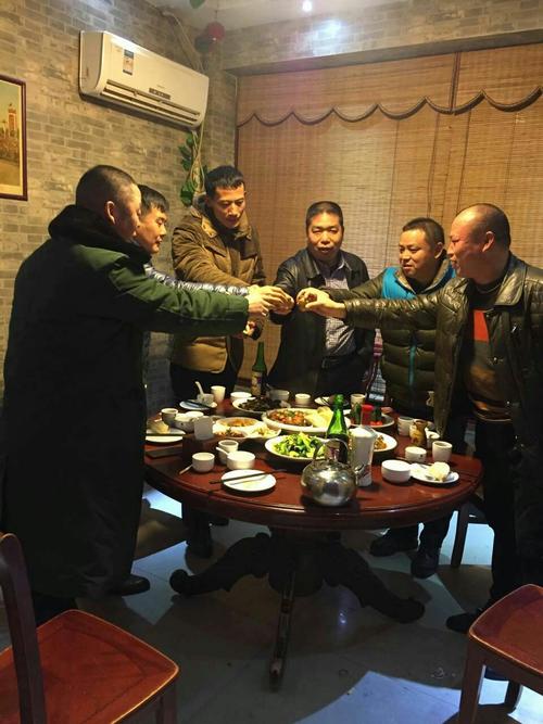 致力于:中年70年代后