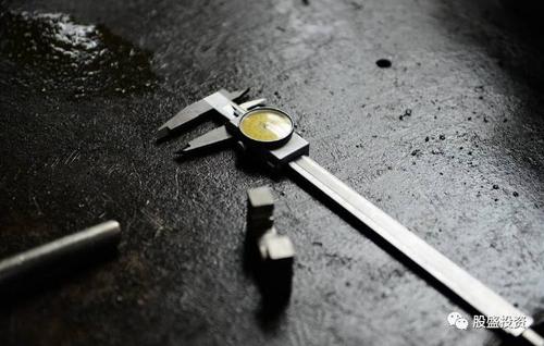 永远是淘汰人们的工具，而不是年龄