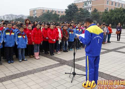 只有左脚，仍然写着美好的生活