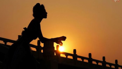 励志论文:我的命运掌握在我手中