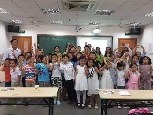 班主任交流致辞：努力工作，享受纯真