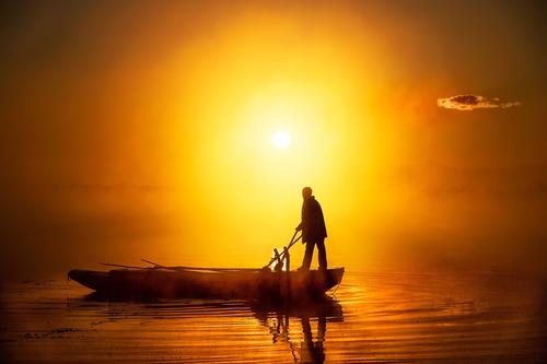 永远与比你成功的人在一起