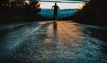 什么样的能量才能支撑一个人走过人生的低谷和迷茫