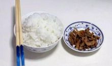 你自己粗茶淡饭，却让孩子锦衣玉食？