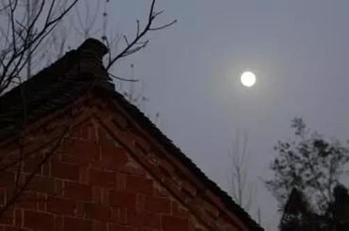 韩少功：月亮是国家的徽章