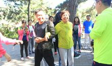 用七手八脚造句