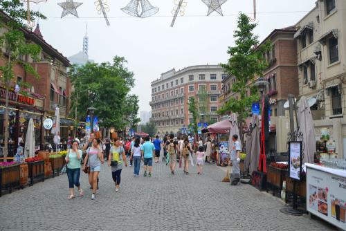 形容人群拥挤的成语