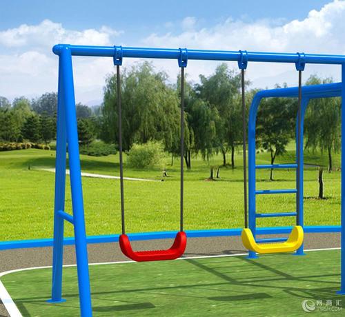 高中作文：在花园里荡秋千