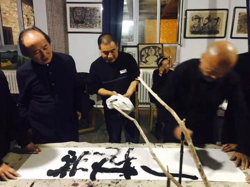 刘良成:对花微笑