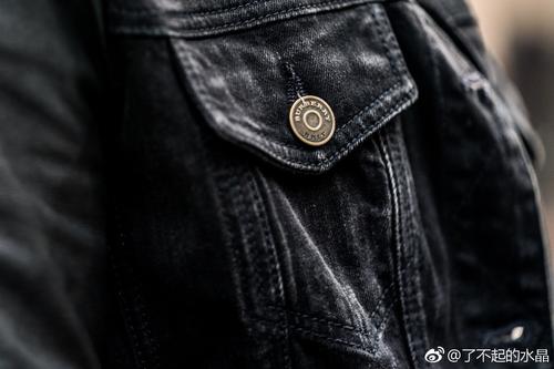 这是一个看脸的时代,但最终是力量