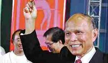 传奇霍英东：超级富豪靠卖杂货起家