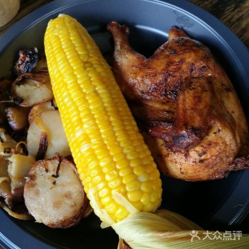 三把扫帚照亮生活