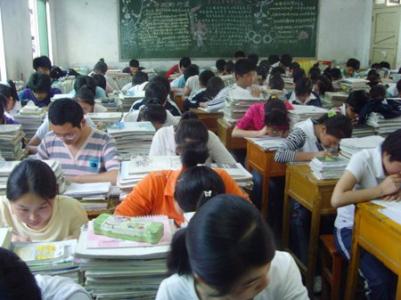 高中生全天在网上玩手机怎么办?